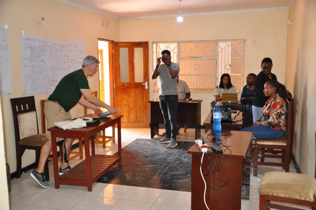 Vorbereitung und Übergabe der Spene von imsinne an NDOTO in Tanzania
